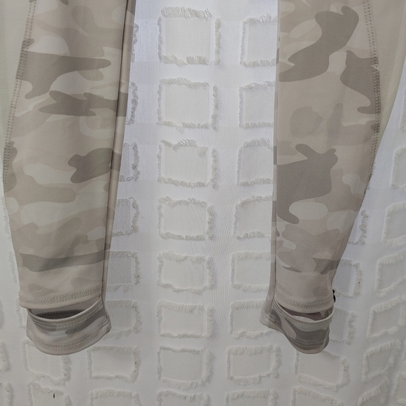 Onzie Camo Mesh Stirrup Leggings XS - Picture 7 of 12